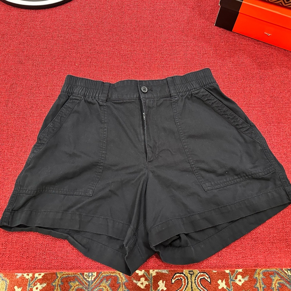 GAP Black Elastic-Waist Casual Shorts